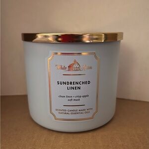 White Barn Sundrenched Linen Candle - Gold and White